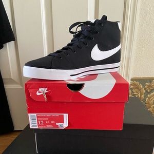 Mens Nike Court Legacy